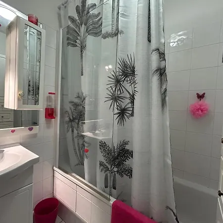 Apartment A Pour 4 Pers. Avec Loggia Et Parking - Fr-1-239-1116 *