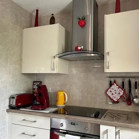 A Pour 4 Pers. Avec Loggia Et Parking - Fr-1-239-1116